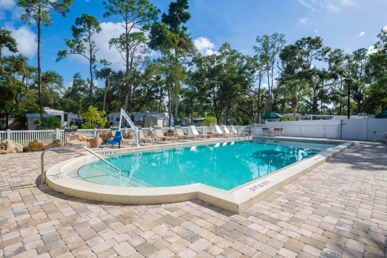 Naples Rv Resort Naples Manor Bagian luar foto