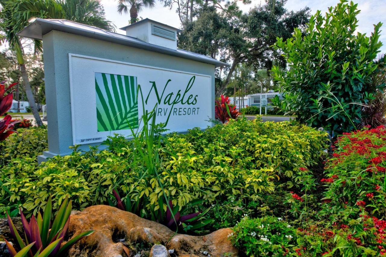 Naples Rv Resort Naples Manor Bagian luar foto